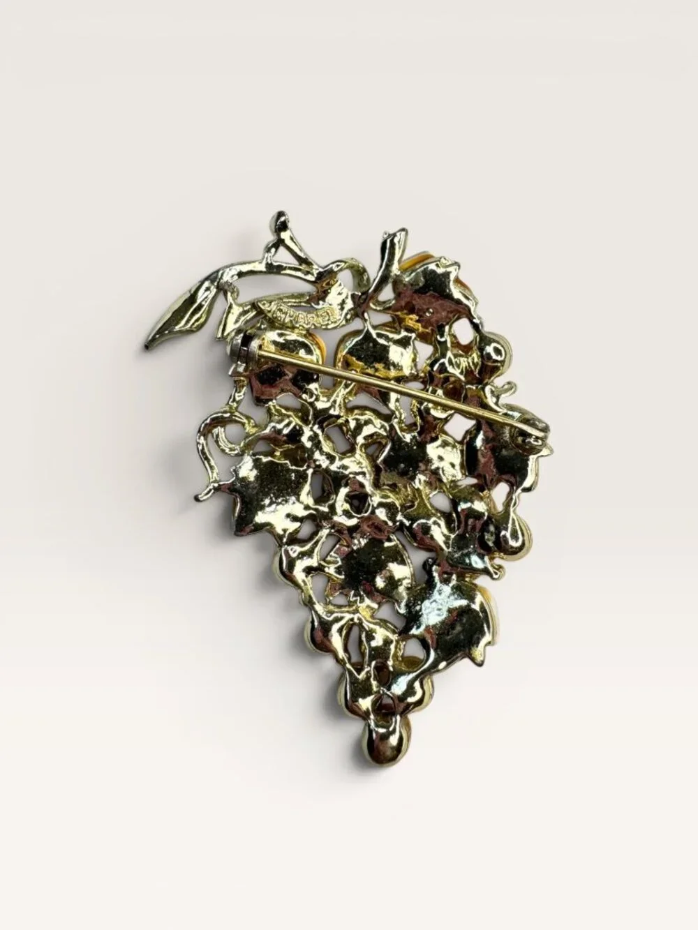 Charel 1950s Faux Pearl & Mother of Pearl Lucite Grape Brooch Gold Tone Vintage